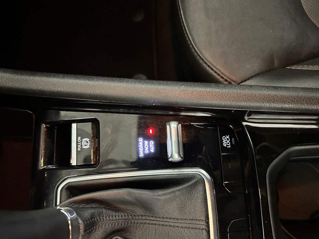 Used 2023 Gray Jeep Limited image 29