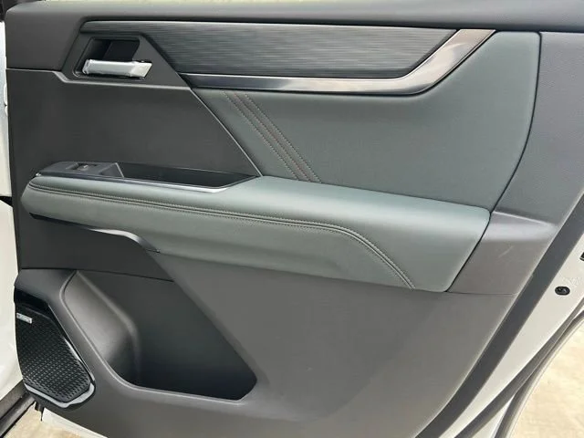 2026 GMC Acadia AT4 - Photo 28