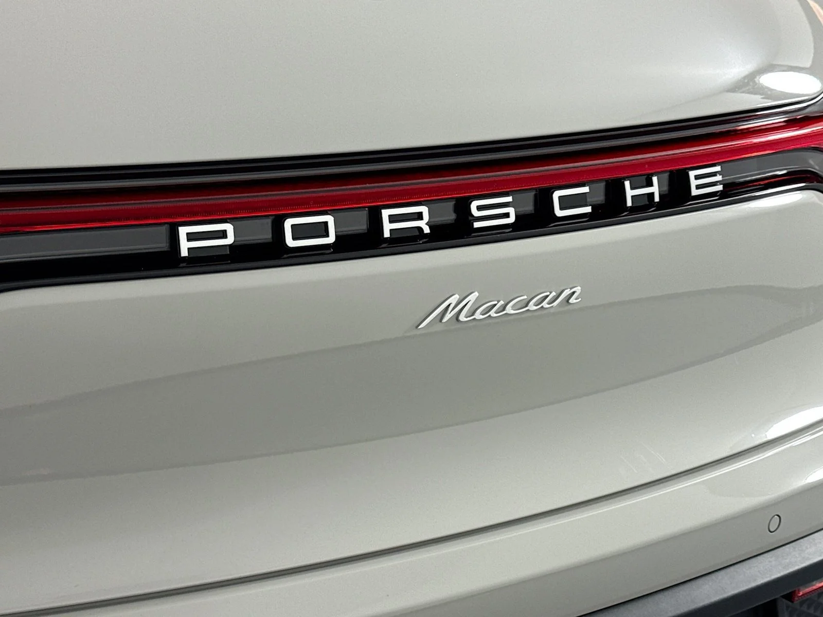 Certified Used 2025 Chalk Porsche  image 26