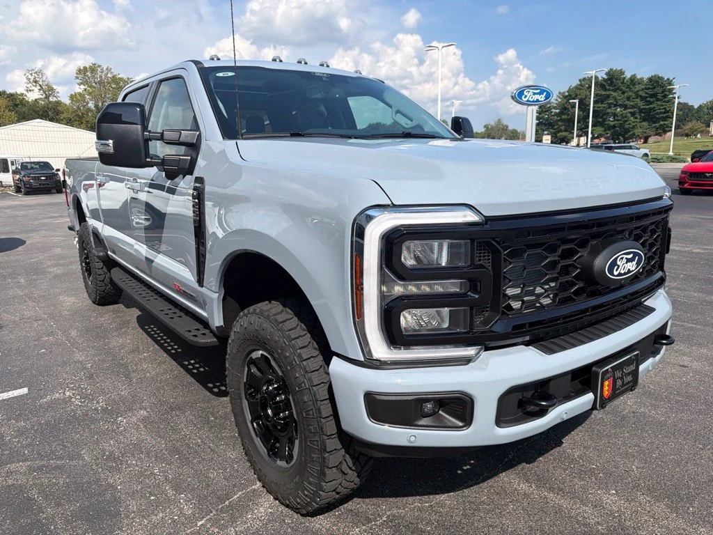 New 2027 Glacier Gray Metallic Tri-Coat Ford F-250® Lariat® image 7