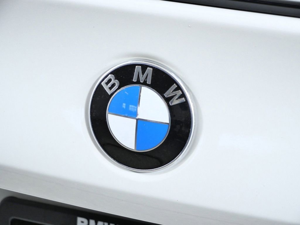 New 2026 Alpine White BMW Base image 11
