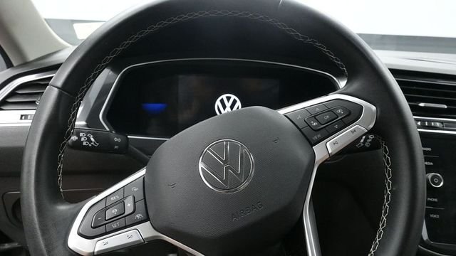 Used 2022 Gray Volkswagen 2.0T SE image 14