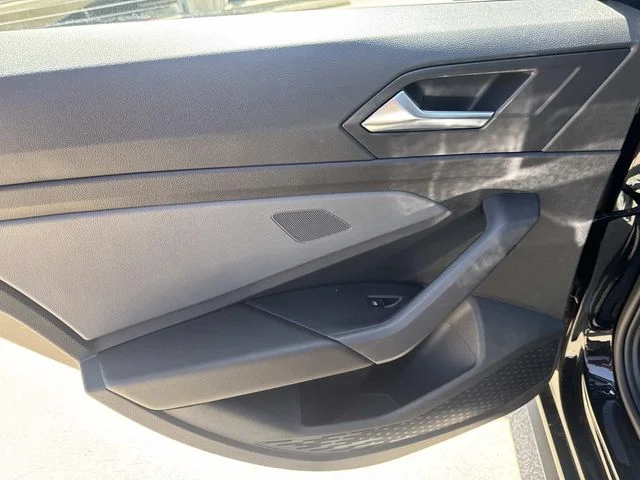 New 2026 Black Volkswagen 2.0T Autobahn image 9