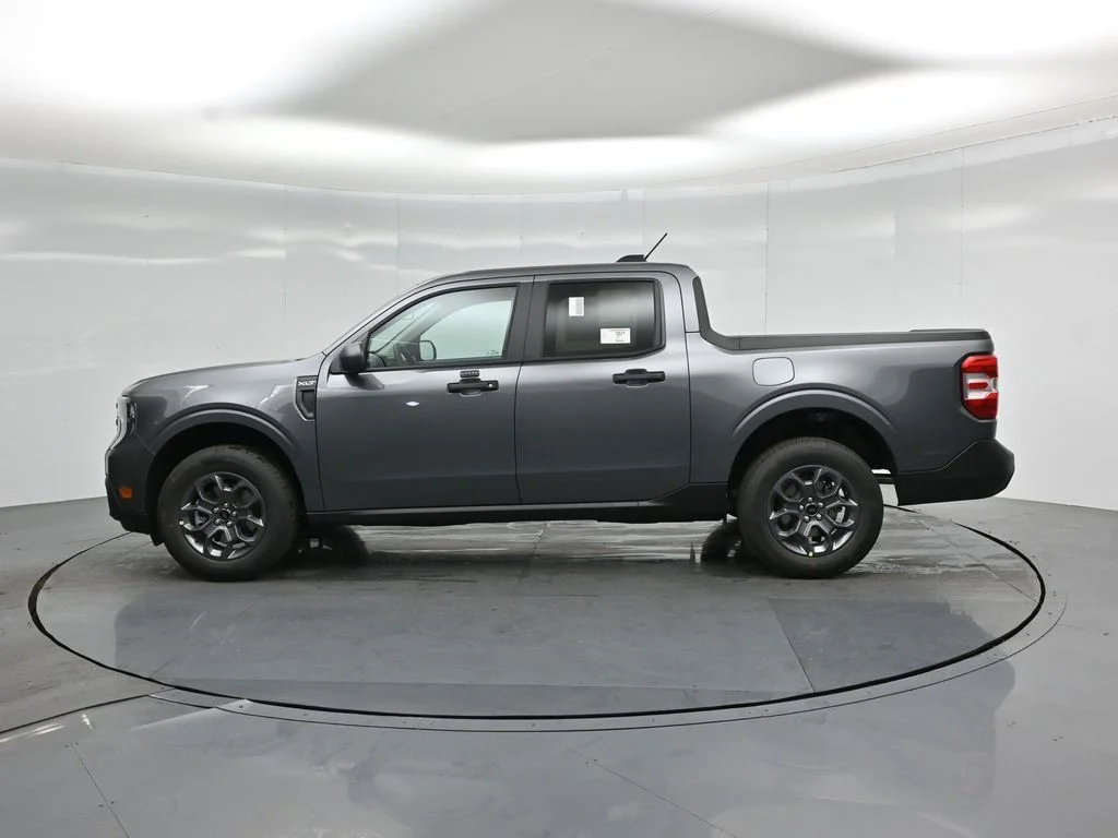 New 2026 Carbonized Gray Metallic Ford XLT image 25
