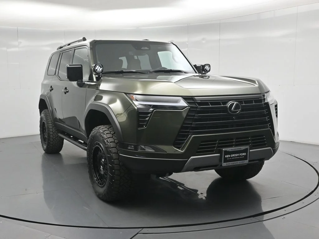 Used 2025 Green Lexus 550 Overtrail+ image 43