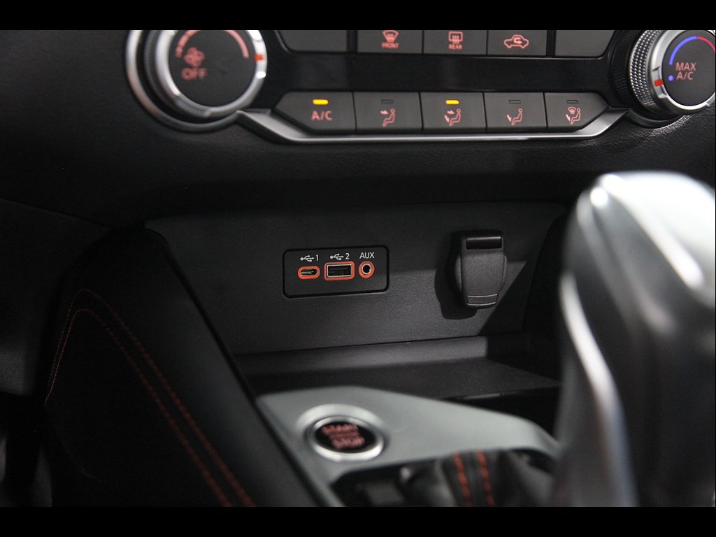2025 Nissan Altima SR - Photo 13