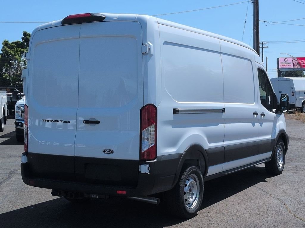 New 2026 Oxford White Ford Cargo Van image 34