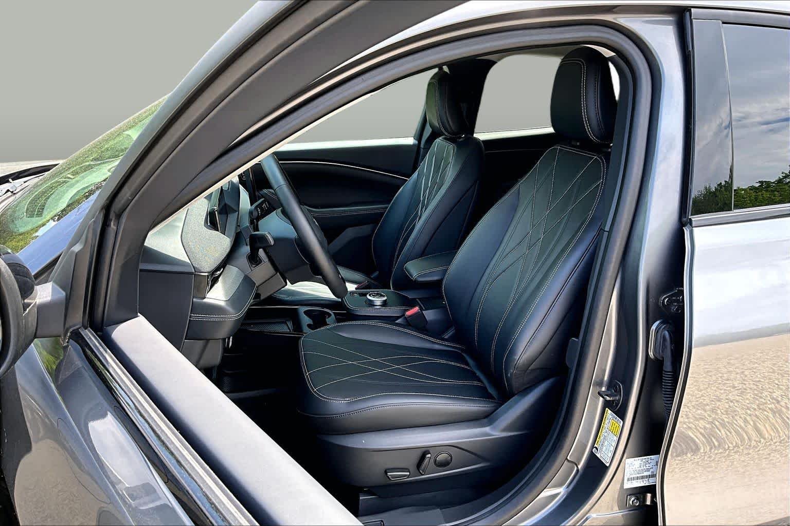 Used 2023 Carbonized Gray Metallic Ford Select image 8