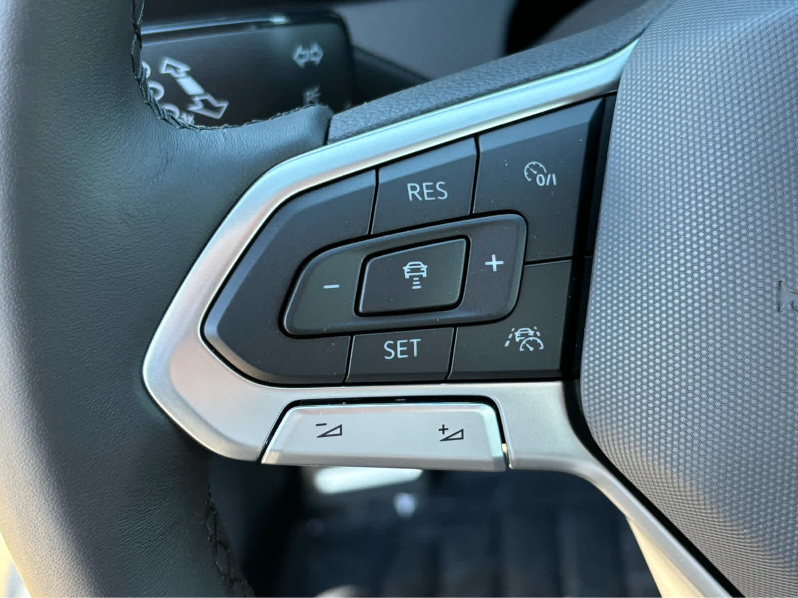 2025 Volkswagen Jetta Sport - Photo 10