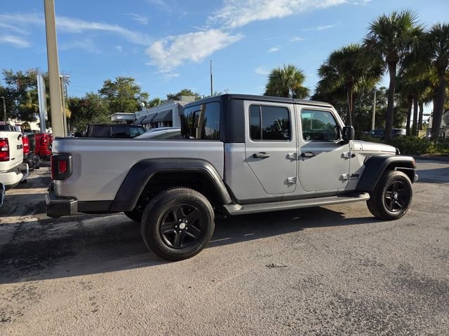 Used 2020 Silver Jeep Sport image 4