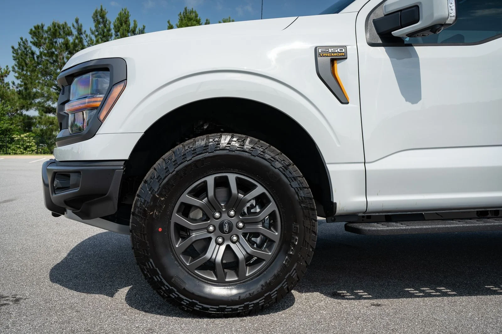 New 2026 White Ford Tremor image 11