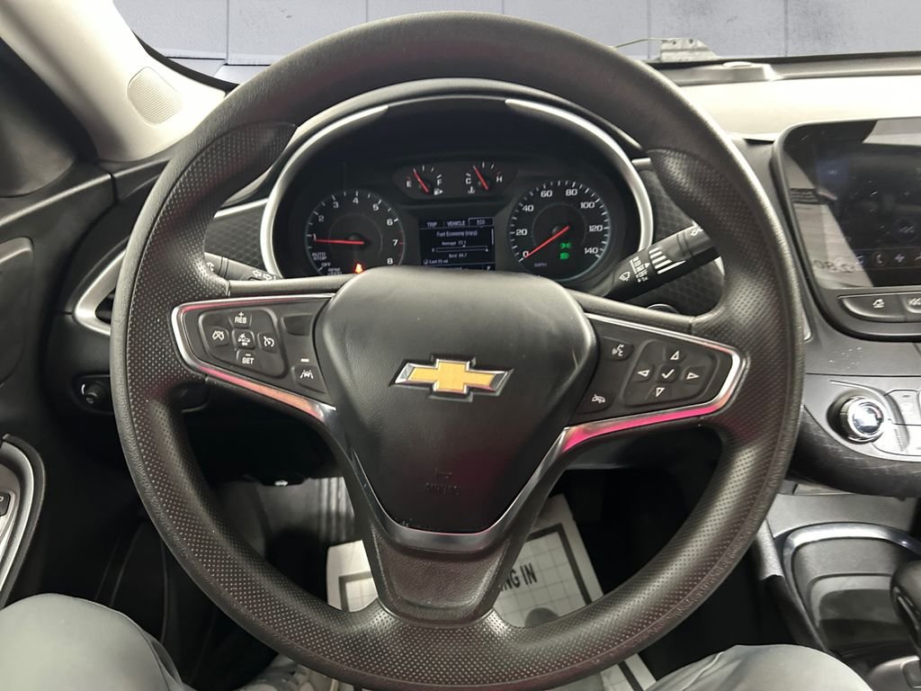 Used 2023 Gray Chevrolet LT image 9