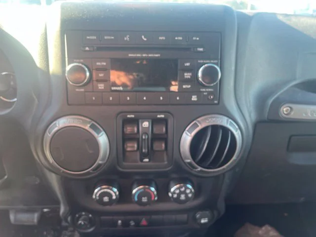 Used 2018 White Jeep Unlimited Sport image 13
