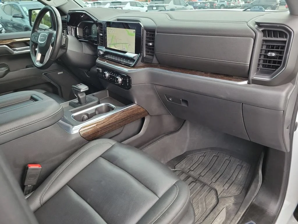 Used 2022 Summit White GMC Elevation image 29
