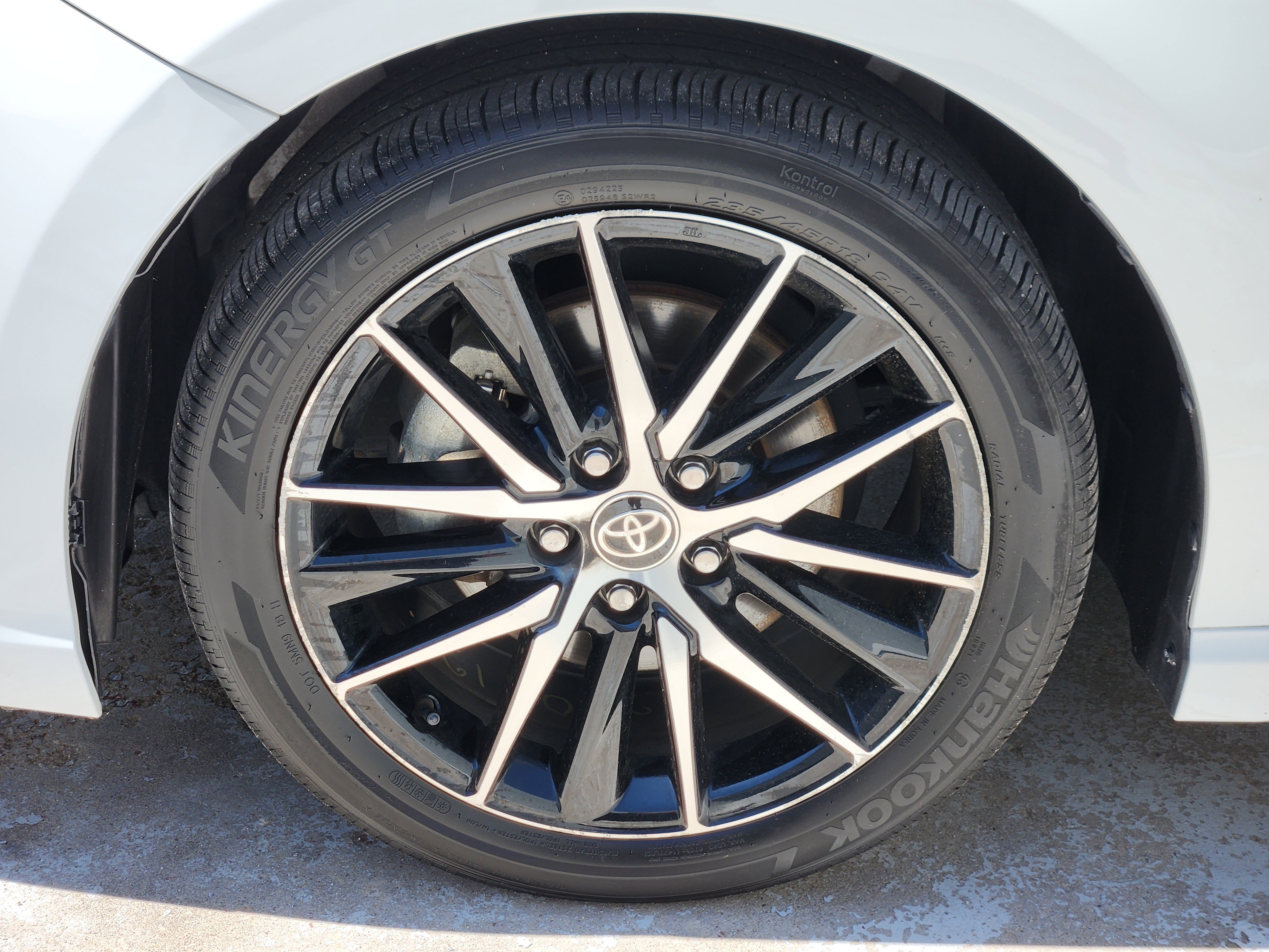 Used 2023 Ice Cap Toyota SE image 14