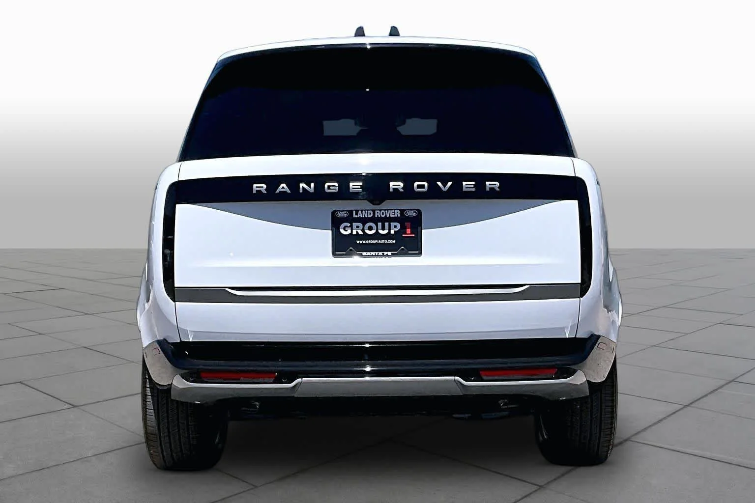 New 2026  Land Rover SE image 4