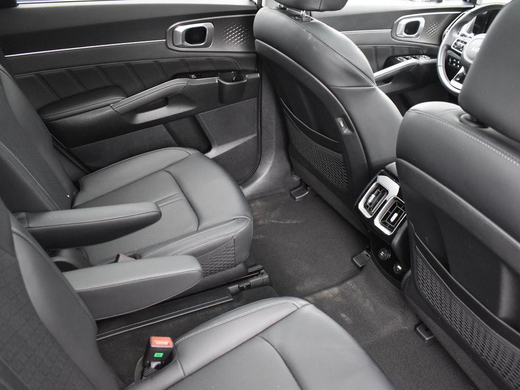 2022 KIA SORENTO - Image 29