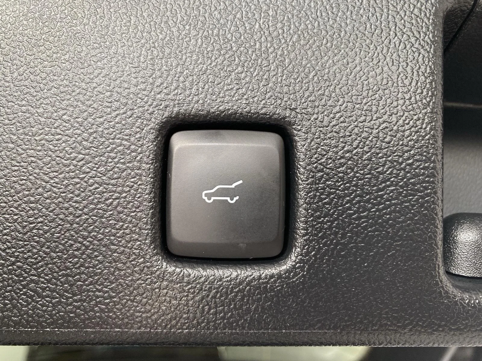 Used 2023 Iconic Silver Ford Active image 8