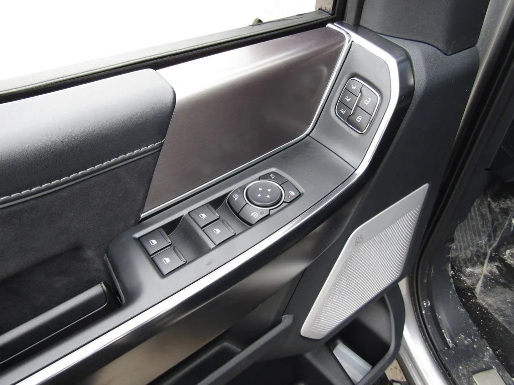 New 2026 Iconic Silver Metallic Ford Platinum® image 27