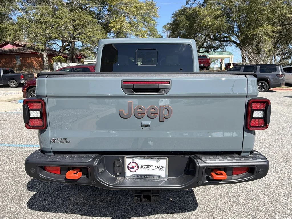 New 2026 Anvil Clear-Coat Exterior Paint Jeep Mojave X image 5