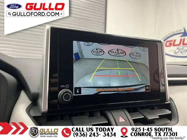 Used 2025 Ice Toyota XLE image 26