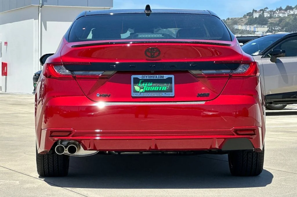 New 2026 Supersonic Red with Midnight Black Metallic roof <sup>1</sup> Toyota  XSE image 5