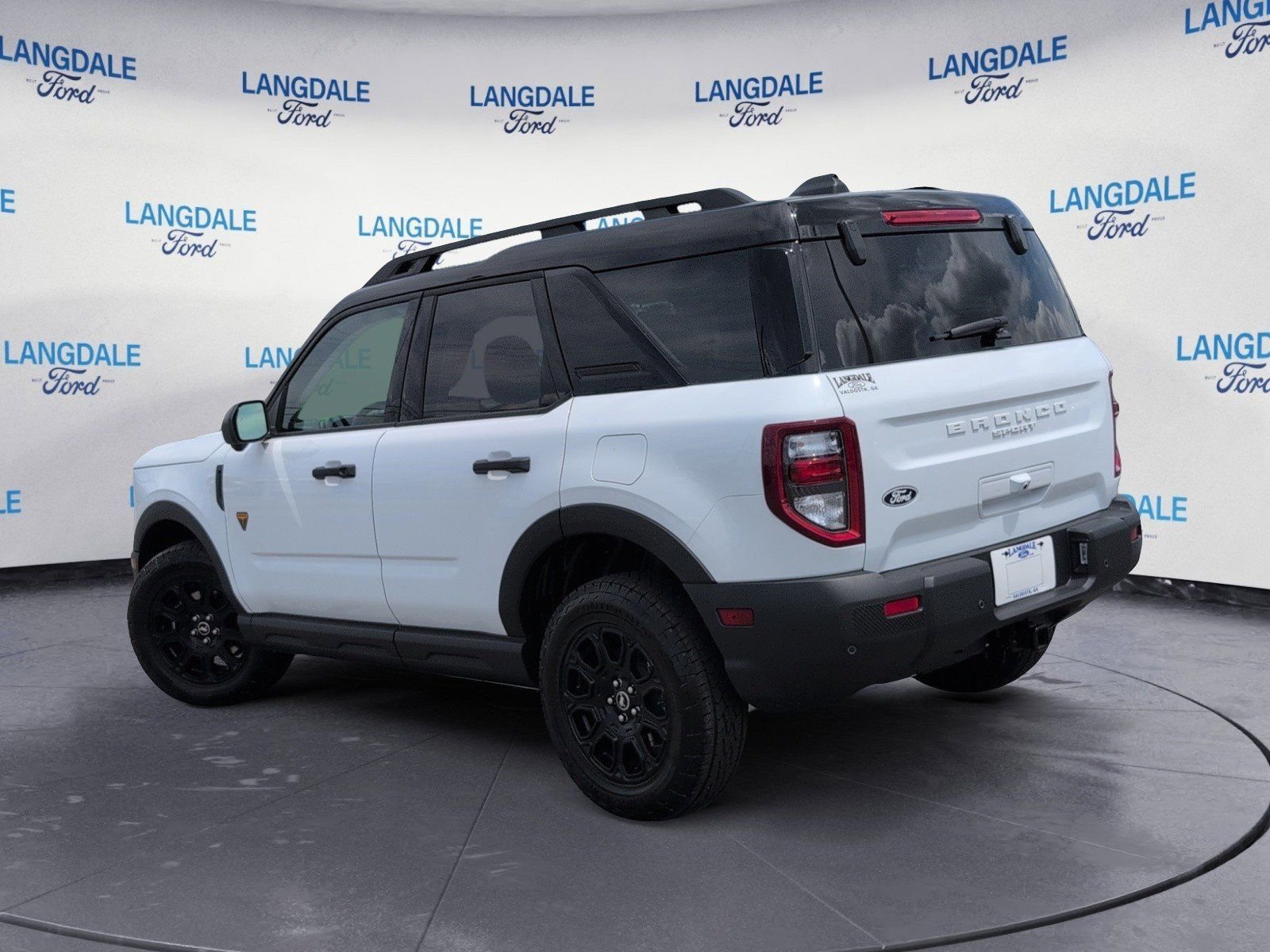 New 2026 Oxford White Ford Badlands image 9