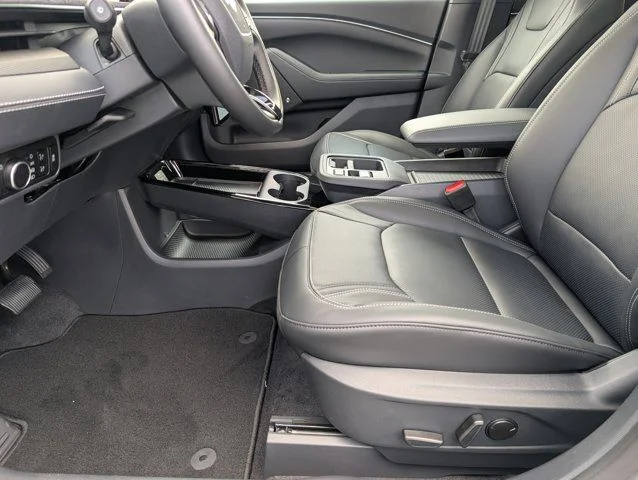 New 2026 Star White Metallic Tri-coat Ford Premium image 15