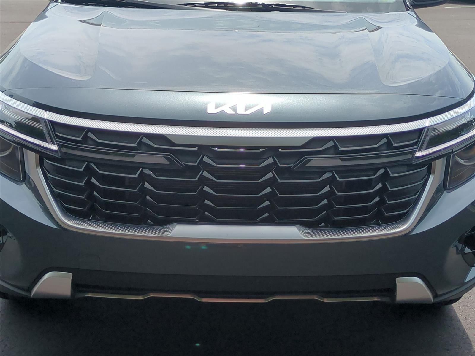 New 2026 Gravity Gray Kia S image 14