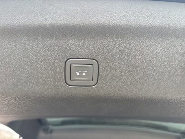 2025 GMC Yukon XL AT4 - Photo 38