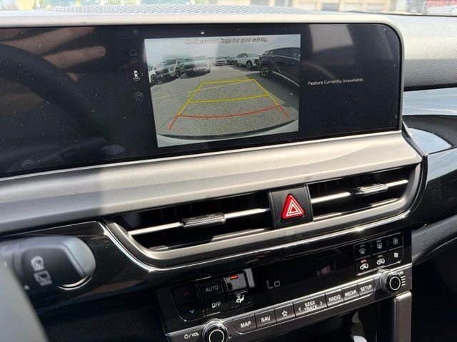 New 2026 Clear White / Black Roof Kia S image 16