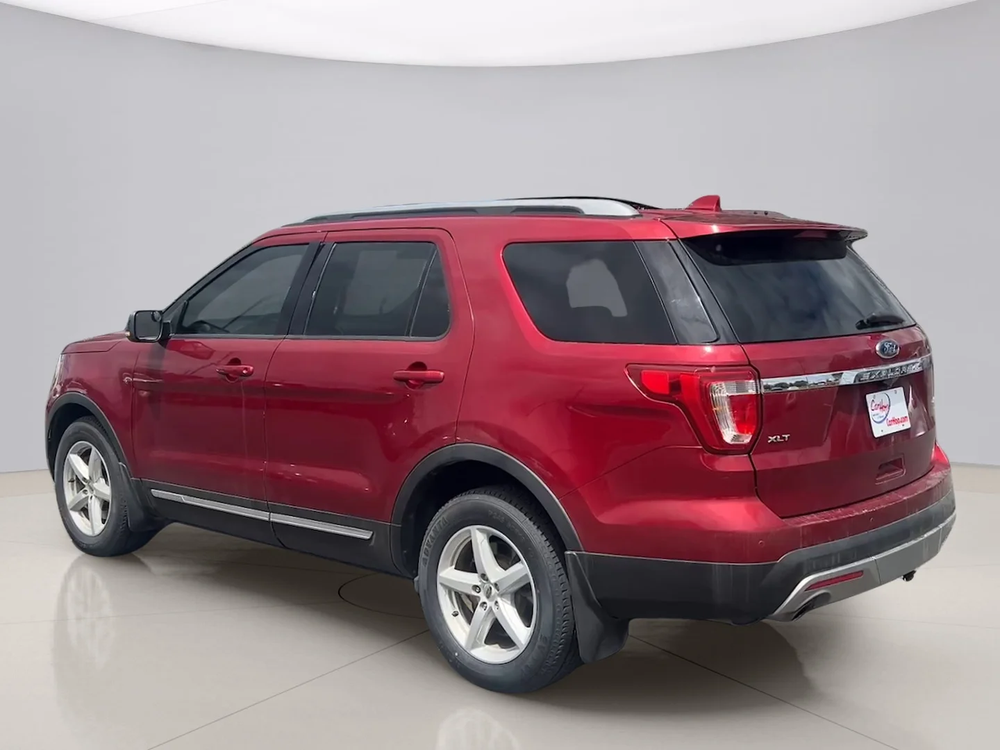 Used 2017 Red Ford XLT image 3