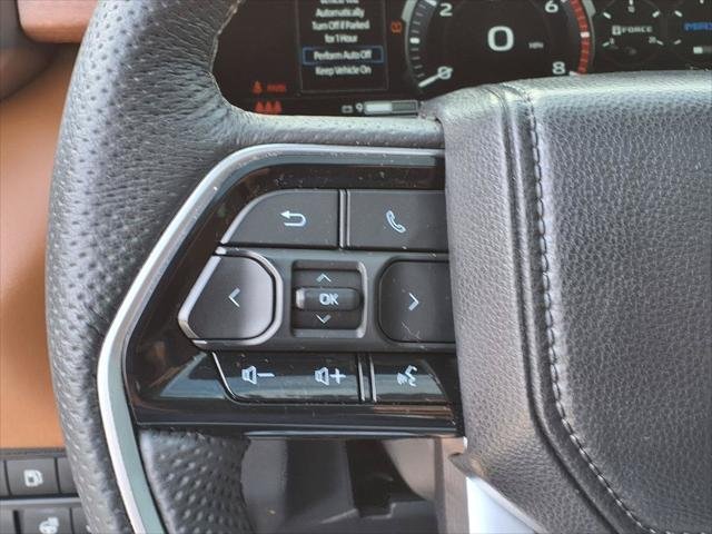 Certified Used 2025 WIND CHILL PEARL Toyota  image 22