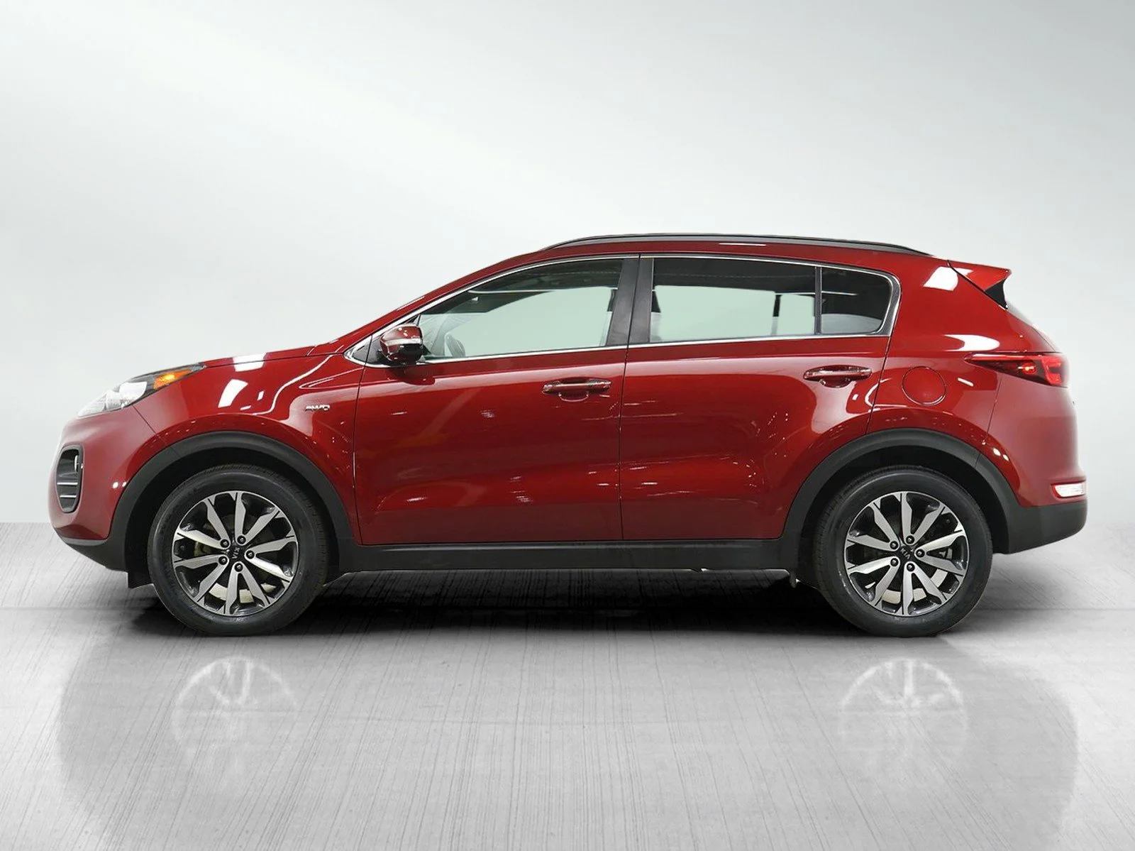 Used 2018 Kia Sportage EX with VIN KNDPNCAC2J7402976 for sale in Wayzata, Minnesota
