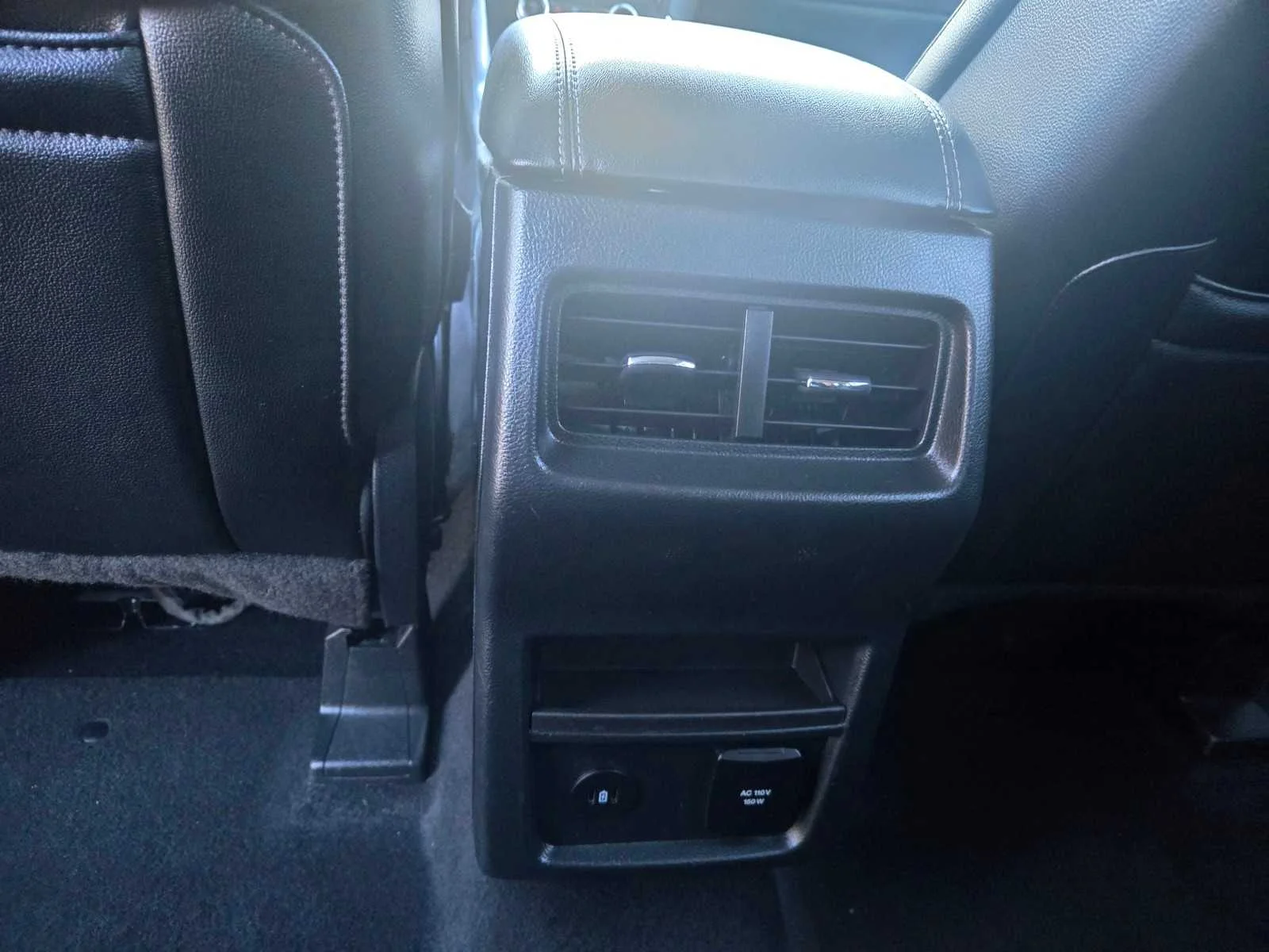 Used 2024  Ford Titanium image 15
