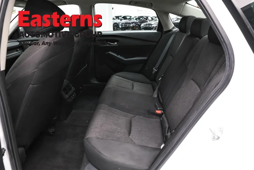 Used 2025 White Honda SE image 20