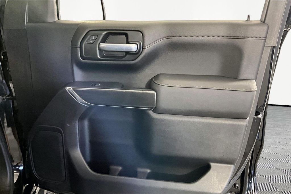 Used 2021 Black GMC AT4 image 27