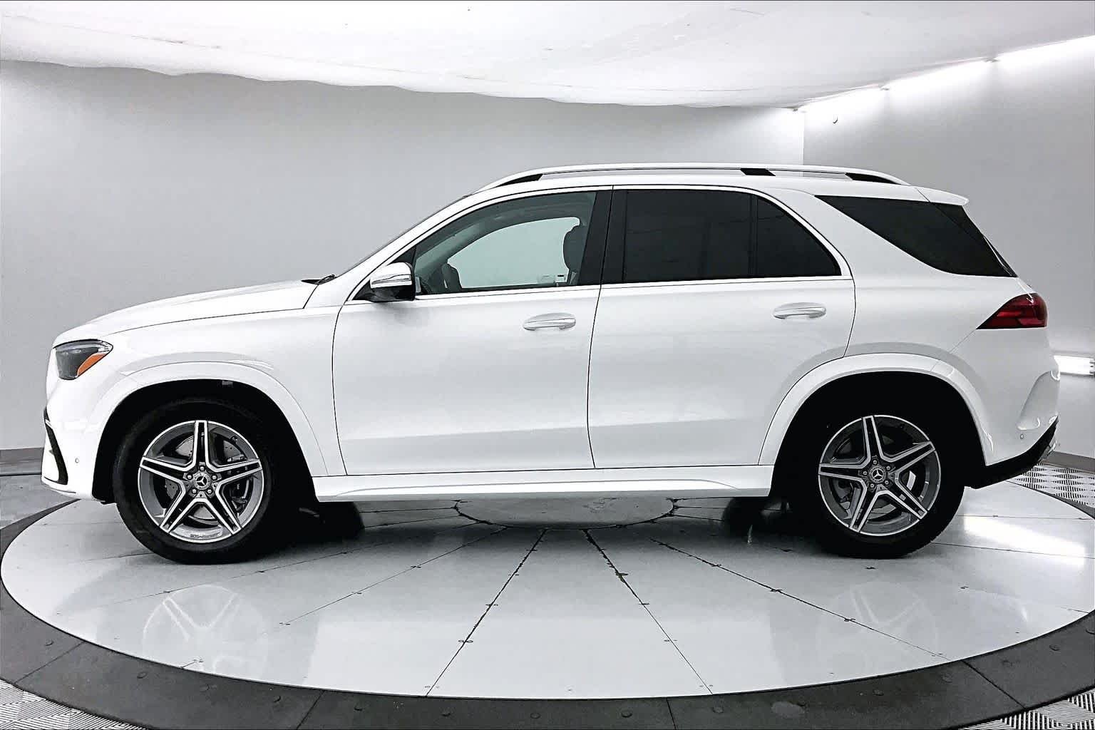 New 2026 Polar White Mercedes-Benz GLE 350 image 3