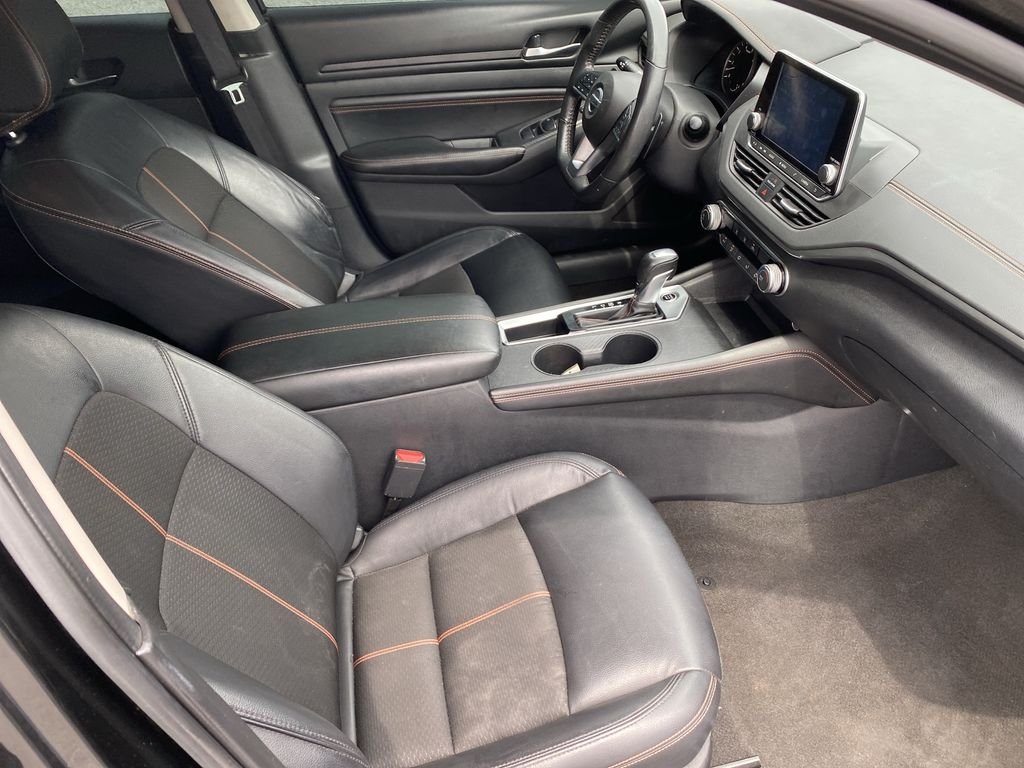 Used 2022 Super Black Clearcoat Nissan 2.5 SR image 30