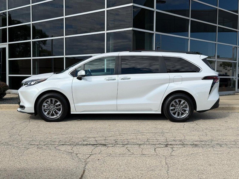 Used 2024 Pearl Toyota XLE image 6