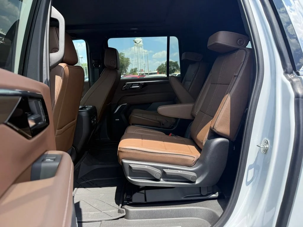 2026 Chevrolet Suburban High Country - Photo 14