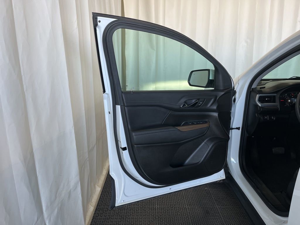 2023 GMC Acadia SLE - Photo 17