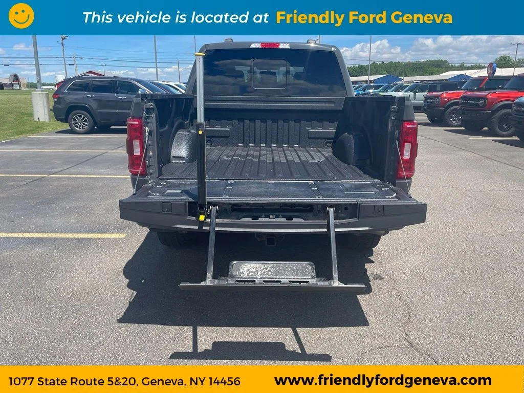 Used 2021  Ford XLT image 12