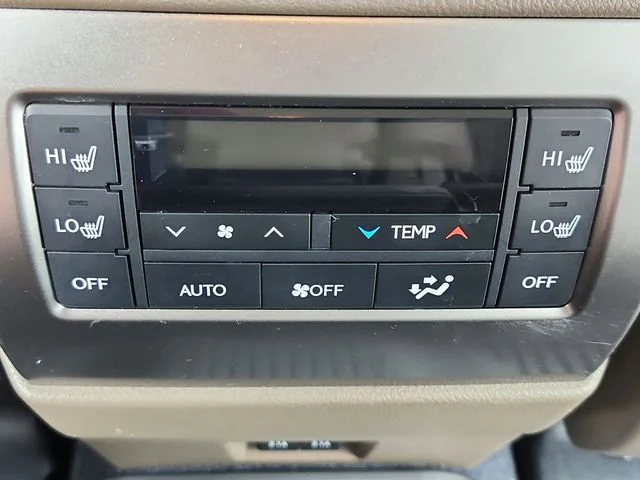 Used 2023 Silver Lexus 460 image 39