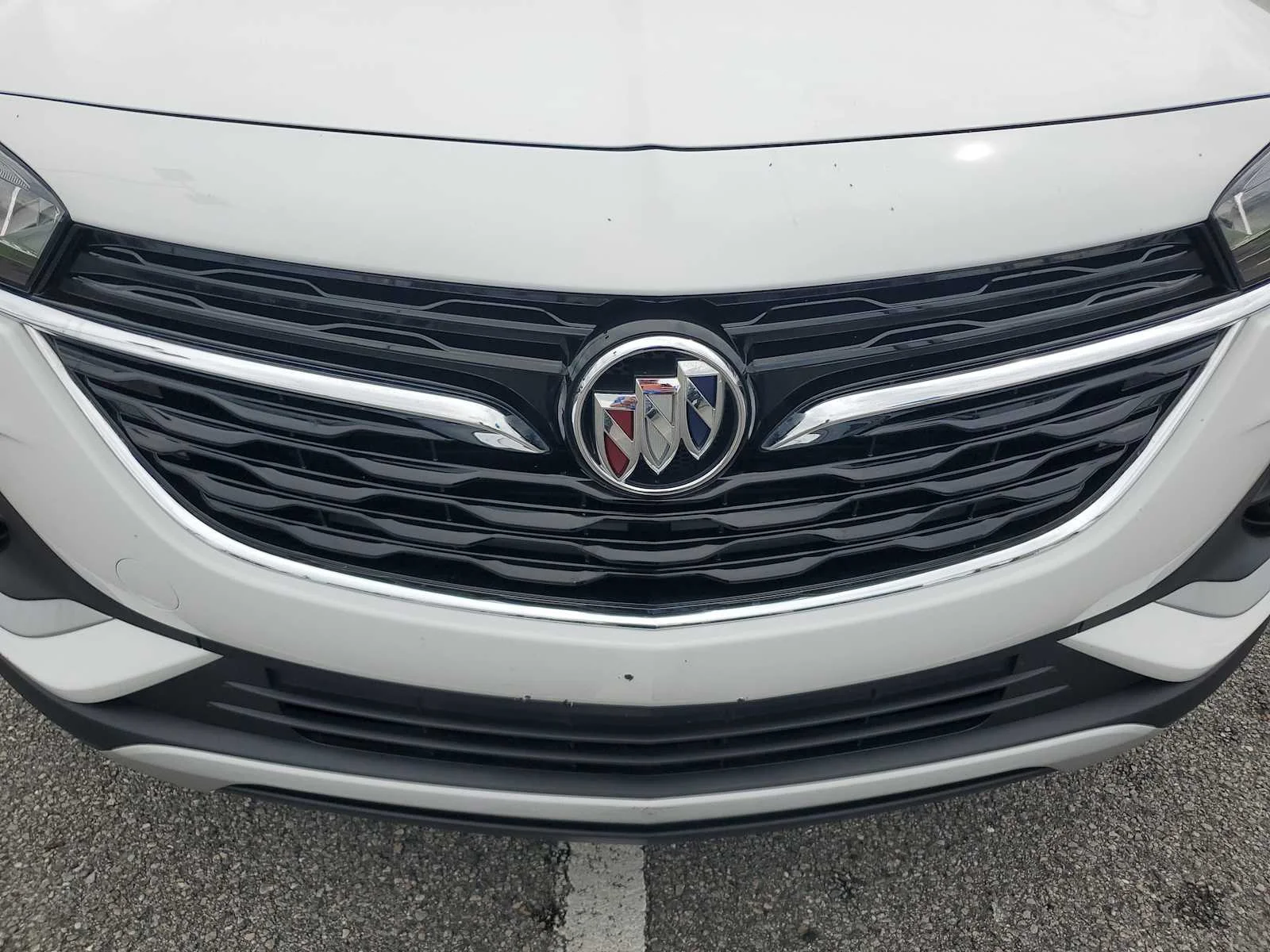 Used 2023 SUMMIT WHITE Buick Preferred image 11