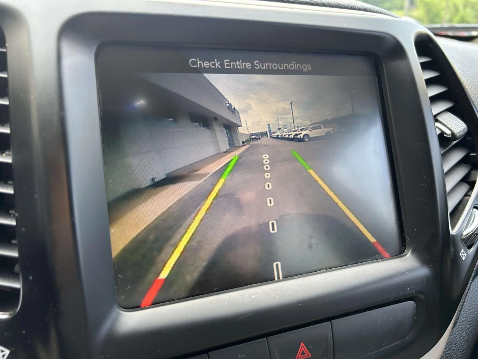 Used 2017 Gray Jeep Latitude FWD image 19