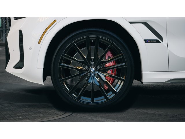 New 2027 Alpine White BMW M60i image 7