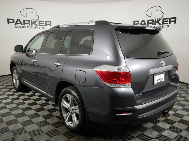 Used 2013 Magnetic Gray Metallic Toyota Limited image 7