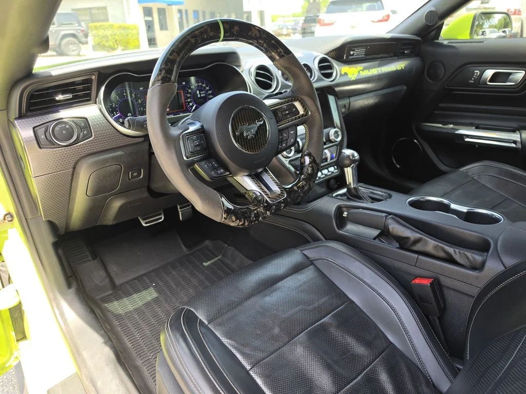 Used 2020  Ford GT Premium image 11