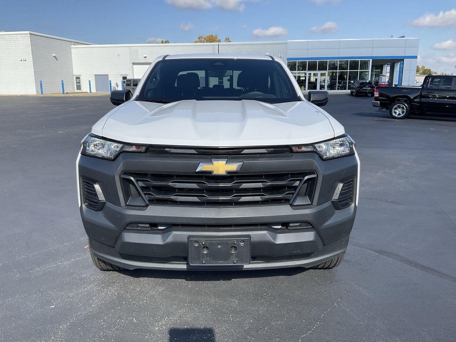 2024 Chevrolet Colorado Work Truck photo 2